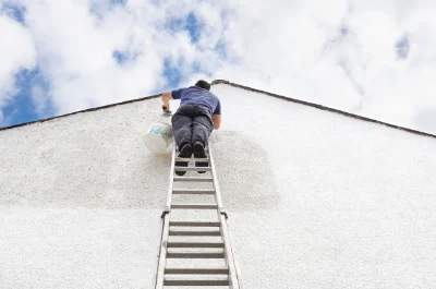 Peinture extérieure à la Roquebrussanne — façades et ravalement