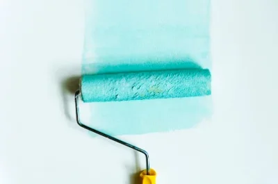 Peinture intérieure à la Roquebrussanne — murs, plafonds et boiseries
